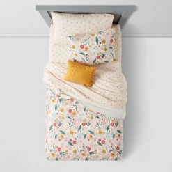 In the Garden Kids' Bedding Set with Sheets - Pillowfort™ -Pillowfort Sales Shop GUEST 8cd4ead8 fac2 467c b847 4c78e5e71ebd