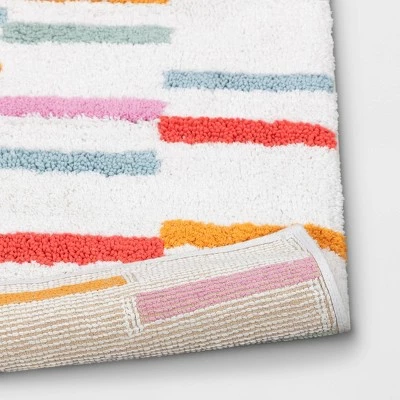 Striped Kids' Bath Rug - Pillowfort™ 5 Striped Kids' Bath Rug - Pillowfort™ - Image 3